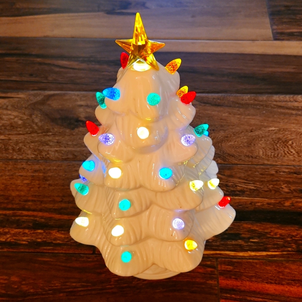 White light up Christmas Tree